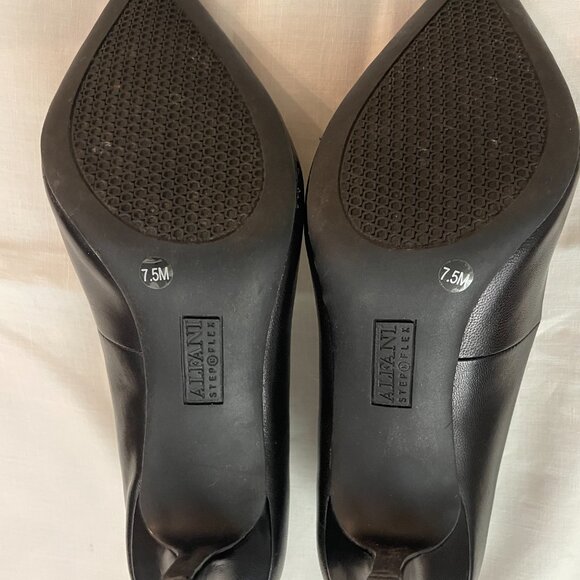 Black Leather Alfani Pointed-Toe Stiletto Heal, Slip On  Pumps (Jeulesrb) 7.5 M - Picture 3 of 4